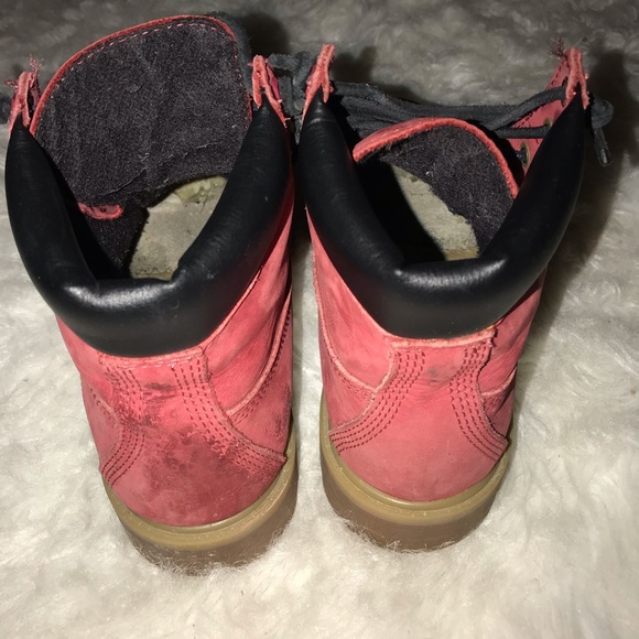 Red and Black limited edition timberlands - Picture 4 of 4